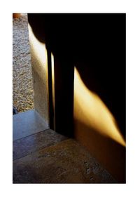 Il y a toujours une ombre à approcher de la lumière.