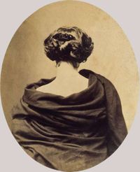 Nadar, l'actrice Marie Laurent, de dos