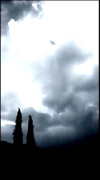 Quand déferle un de ces nuages farouchement noirs sur le paysage