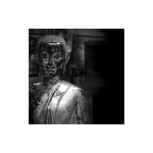 le soupir dans lequel s'épanouit le sourire du bouddha