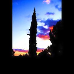 Trouvant dans le vide immense Les lieux fid-les D-un paradis jamais perdu