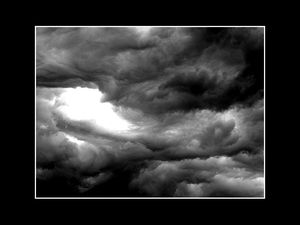Le ciel au plus près de la terre, les nuages déboussolés. Les nuages débousolés
