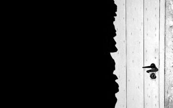 Le masque de l’absent