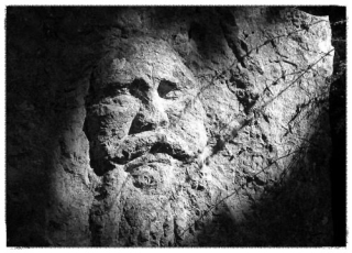 Visage de pierre