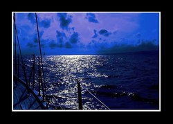La_barque_avance_avec_un_courage_que_nul