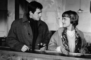 Moderato cantabile. Photographie de plateau : Jean-Paul Belmondo et Jeanne Moreau 713122_moderato-cantabile-belmondo