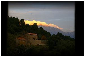 Sans me retourner jamais vers mes terres de montagne Sans me retourner jamais vers mes terres de montagne