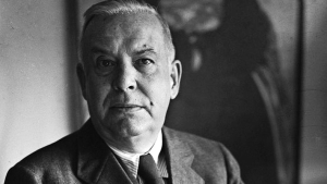 Wallace Stevens Wallace-Stevens-portrait